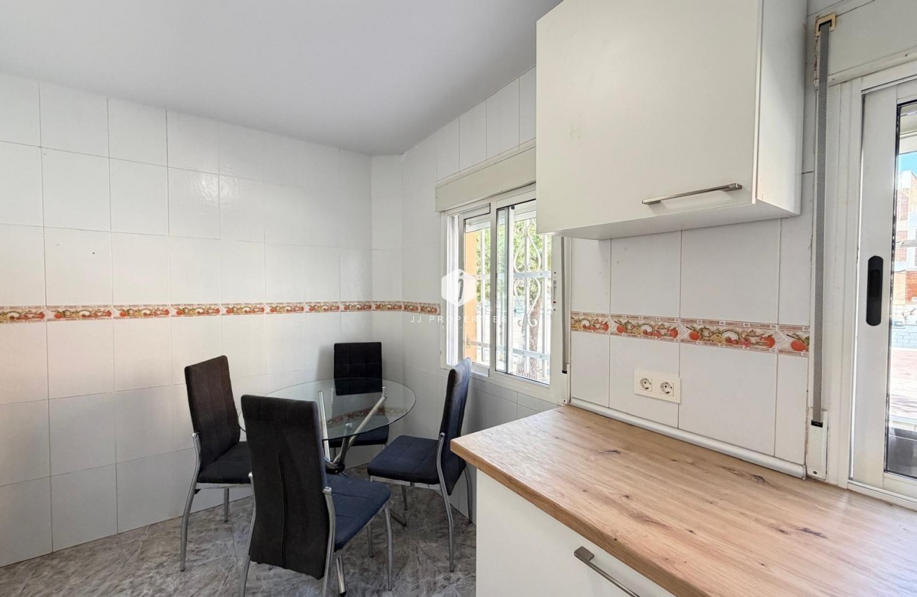 Aus zweiter Hand - Wohnung -
Torrevieja - Centro