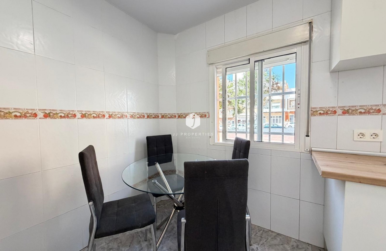 Aus zweiter Hand - Wohnung -
Torrevieja - Centro