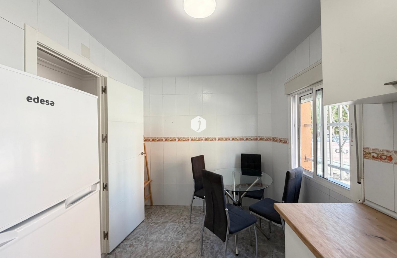 Aus zweiter Hand - Wohnung -
Torrevieja - Centro
