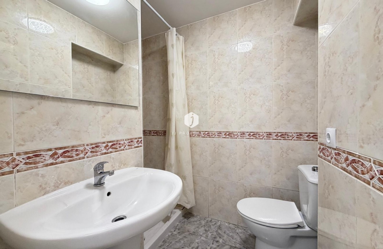 Aus zweiter Hand - Wohnung -
Torrevieja - Centro