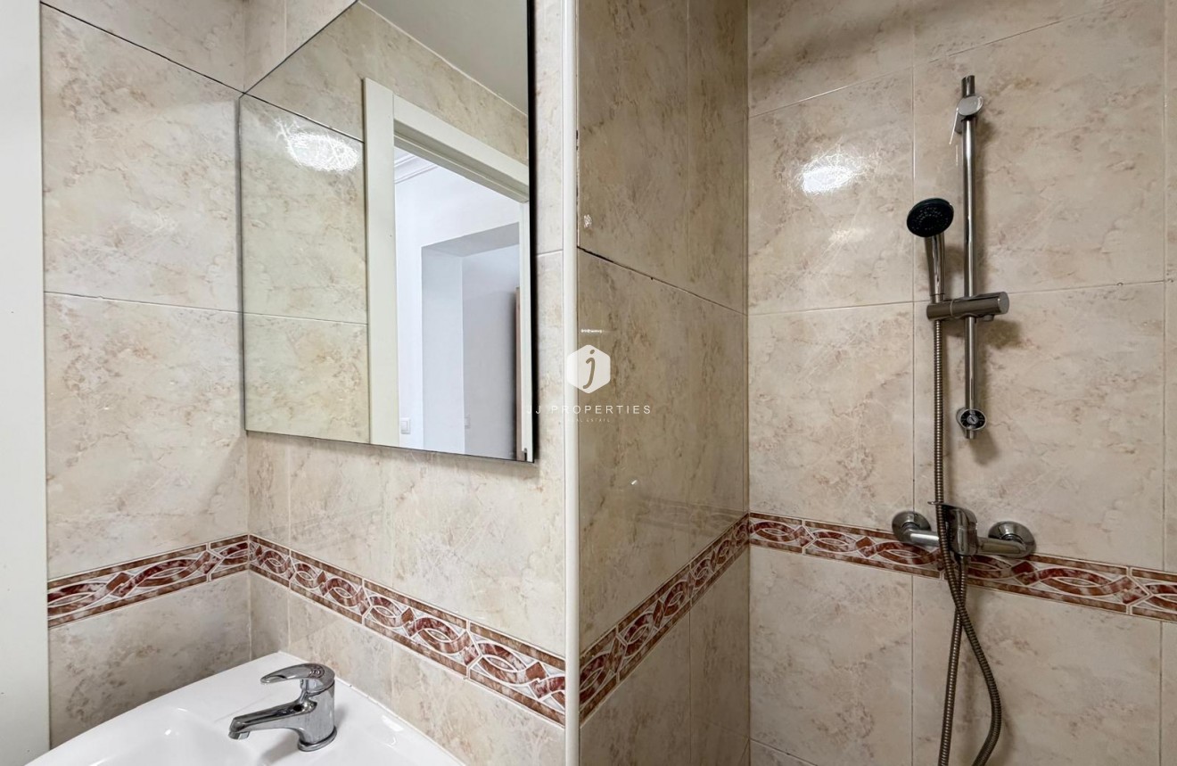 Aus zweiter Hand - Wohnung -
Torrevieja - Centro