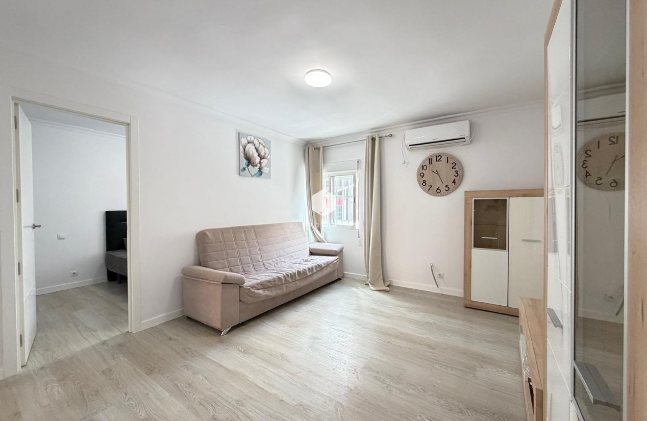 Aus zweiter Hand - Wohnung -
Torrevieja - Centro