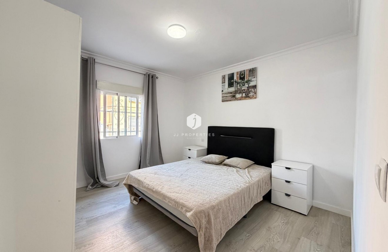 Aus zweiter Hand - Wohnung -
Torrevieja - Centro