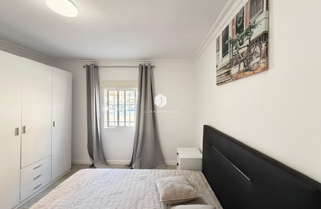 Aus zweiter Hand - Wohnung -
Torrevieja - Centro