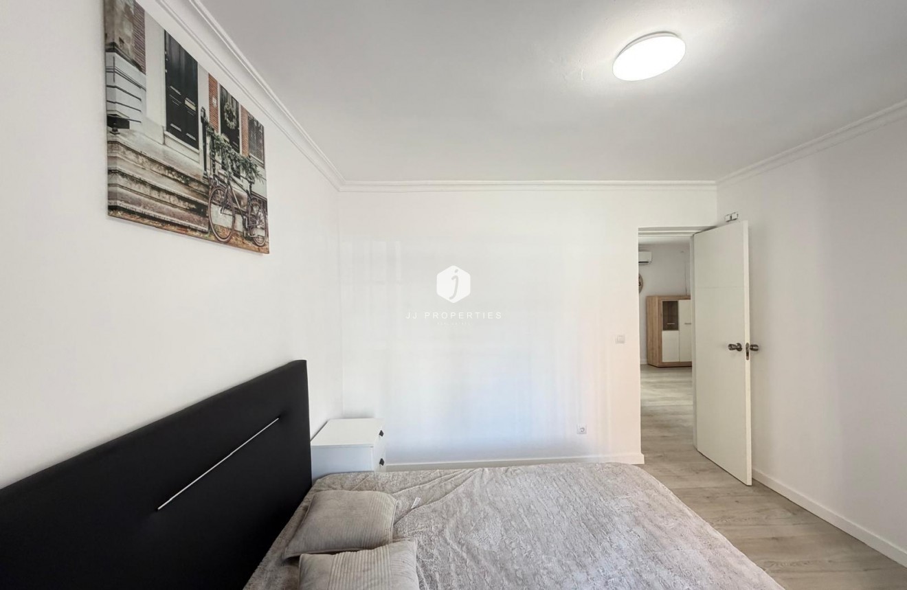 Aus zweiter Hand - Wohnung -
Torrevieja - Centro