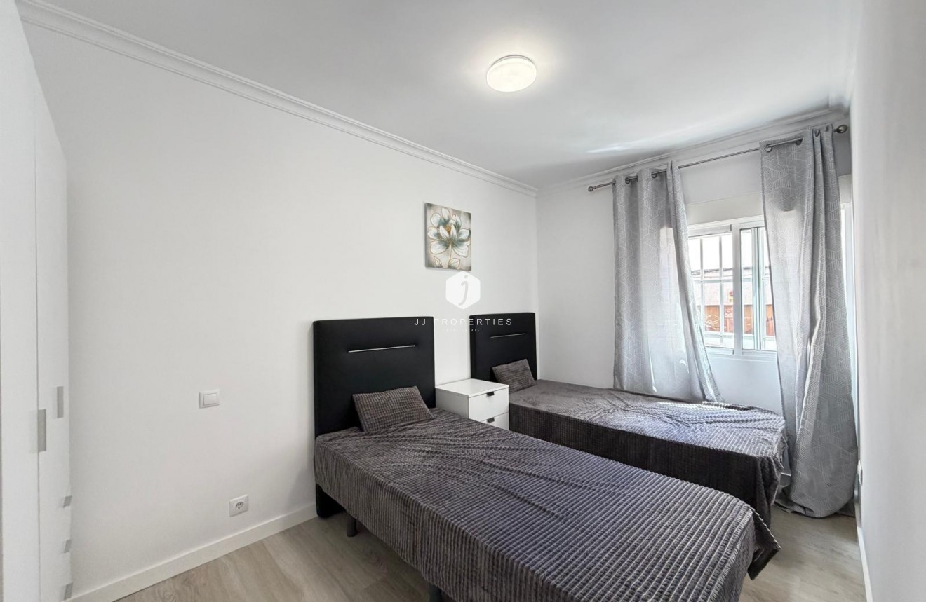 Aus zweiter Hand - Wohnung -
Torrevieja - Centro