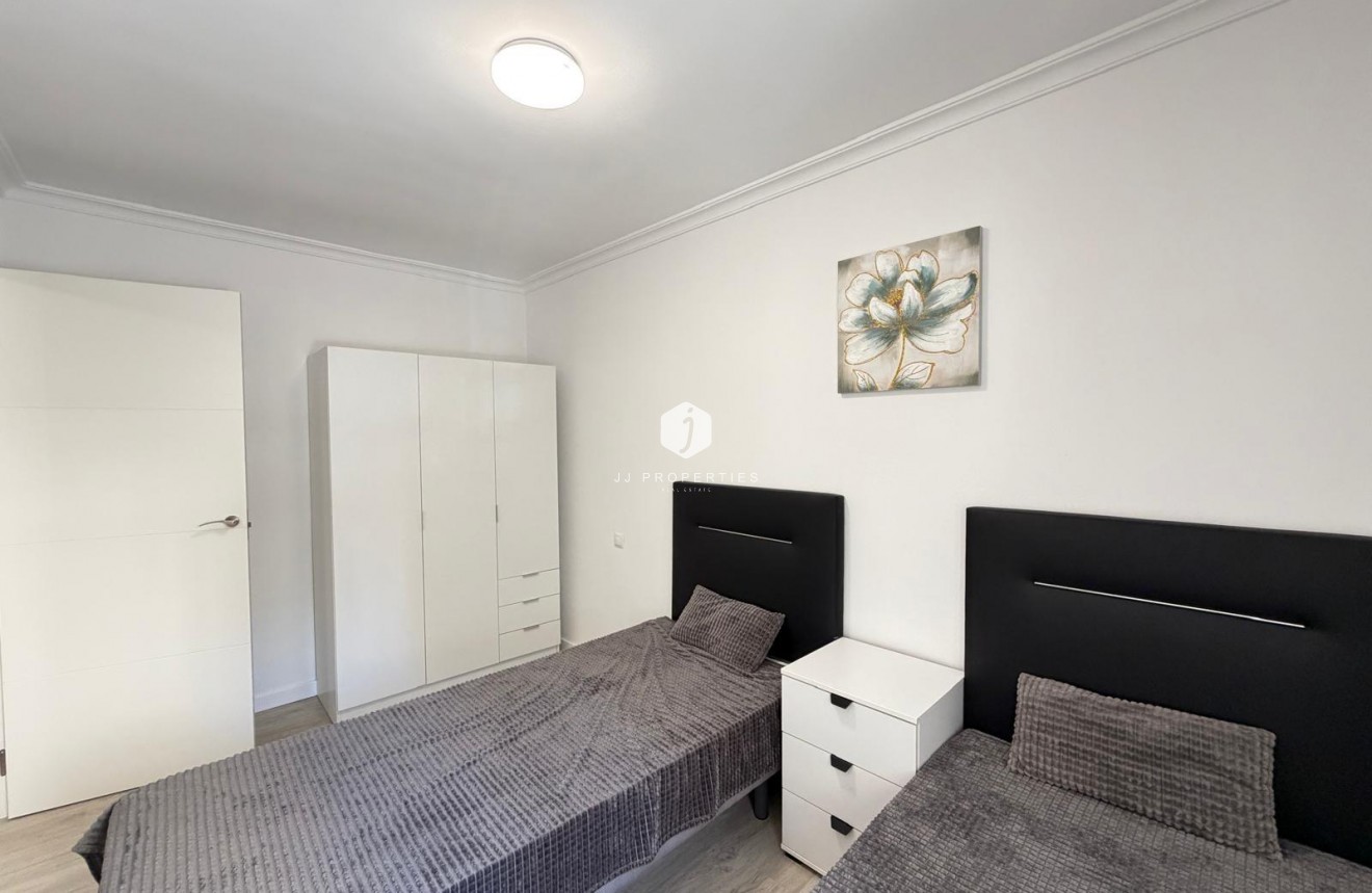 Aus zweiter Hand - Wohnung -
Torrevieja - Centro