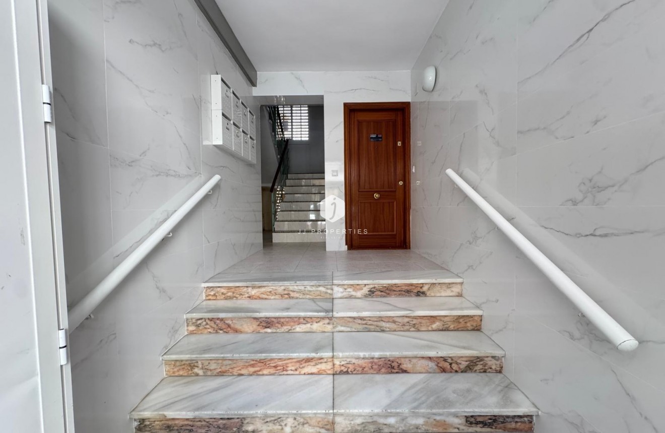 Aus zweiter Hand - Wohnung -
Torrevieja - Centro