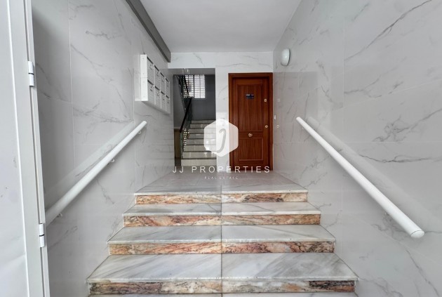 Aus zweiter Hand - Wohnung -
Torrevieja - Centro