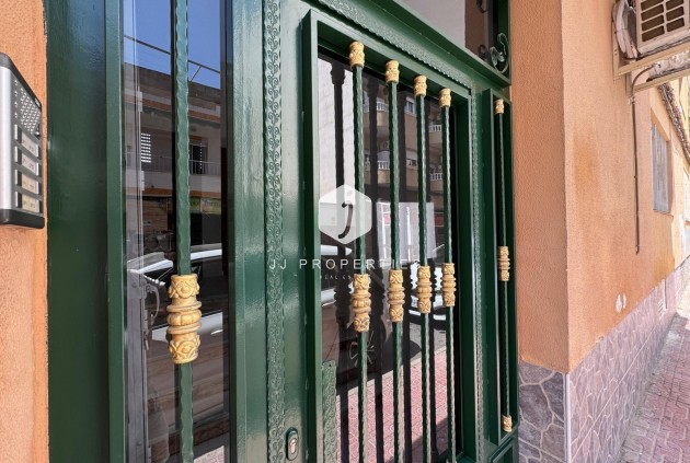 Aus zweiter Hand - Wohnung -
Torrevieja - Centro