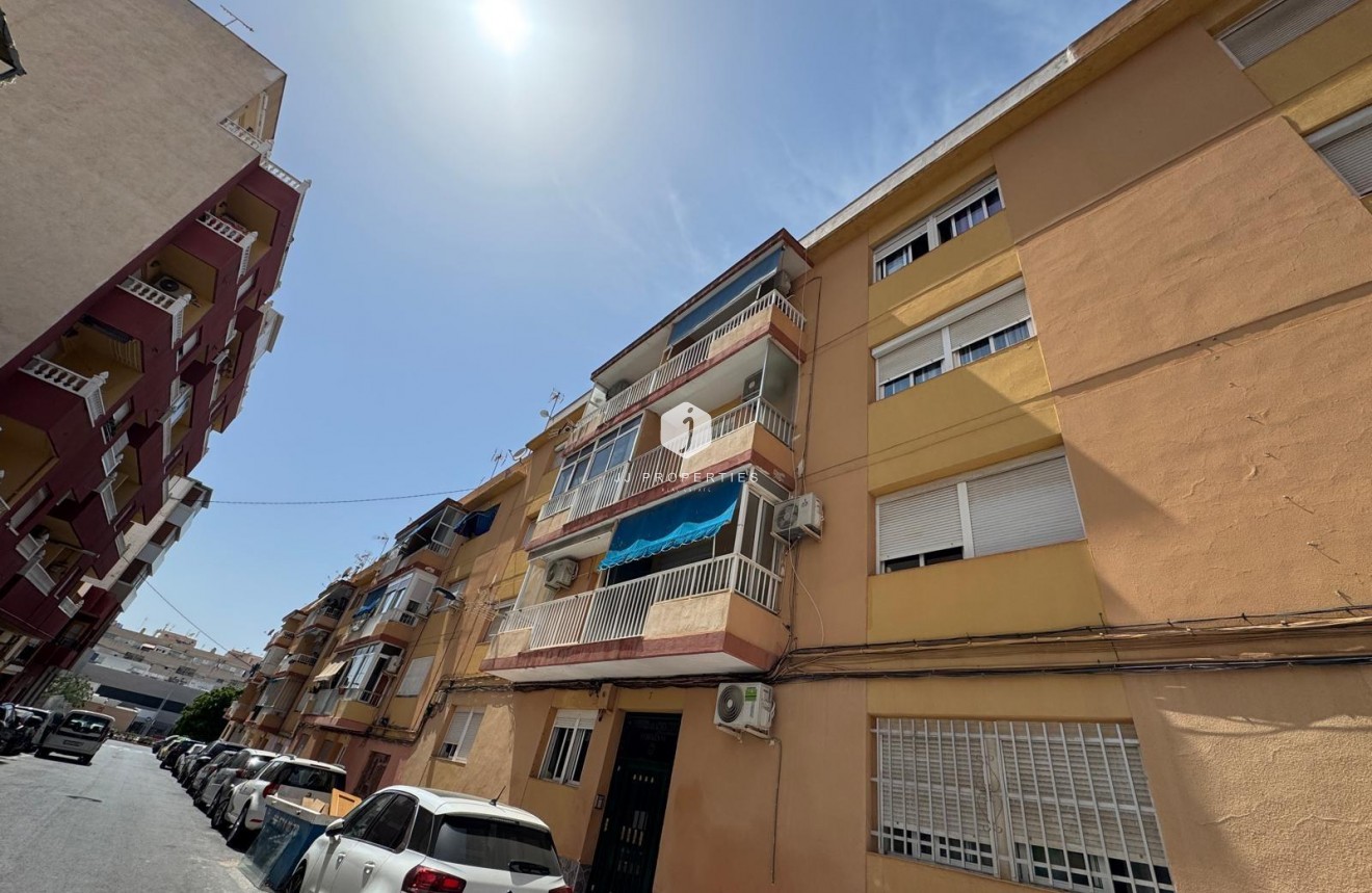 Aus zweiter Hand - Wohnung -
Torrevieja - Centro