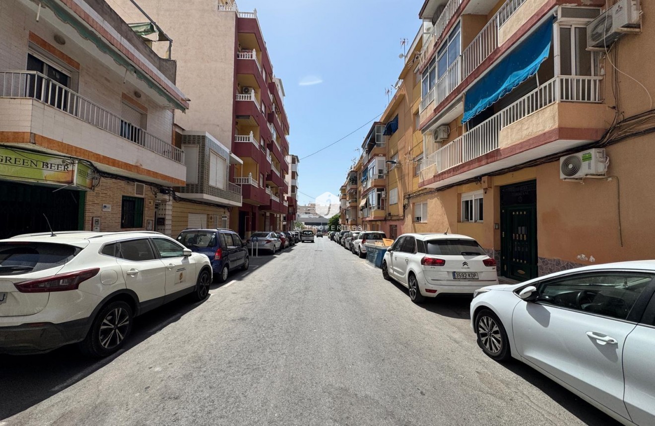 Aus zweiter Hand - Wohnung -
Torrevieja - Centro