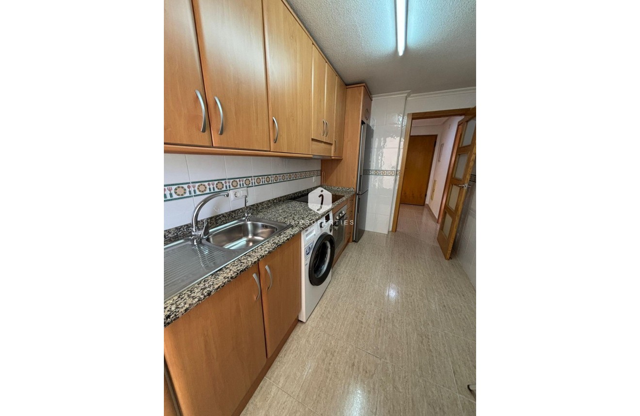 Segunda mano - Apartamento / piso -
Torrevieja - Centro