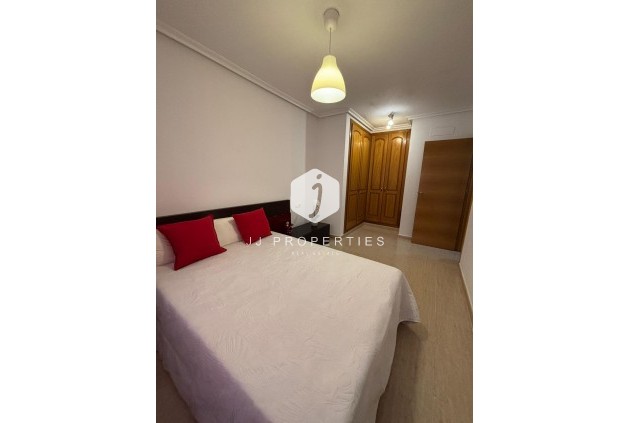 Segunda mano - Apartamento / piso -
Torrevieja - Centro