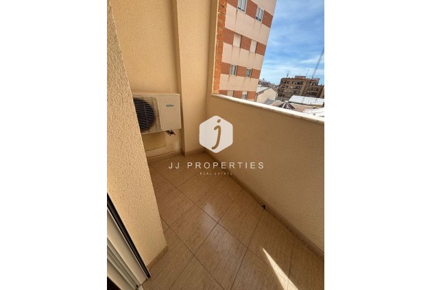 Segunda mano - Apartamento / piso -
Torrevieja - Centro