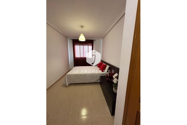 Segunda mano - Apartamento / piso -
Torrevieja - Centro