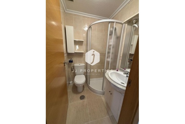 Segunda mano - Apartamento / piso -
Torrevieja - Centro
