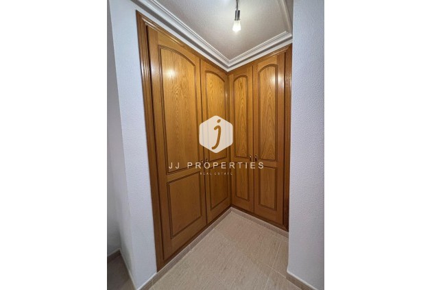 Segunda mano - Apartamento / piso -
Torrevieja - Centro