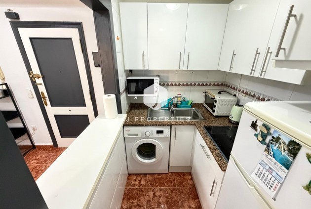 Aus zweiter Hand - Wohnung -
Torrevieja - Estacion de autobuses
