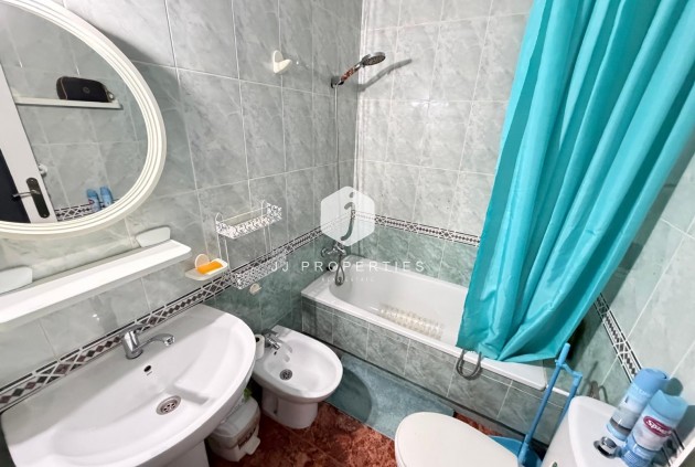 Aus zweiter Hand - Wohnung -
Torrevieja - Estacion de autobuses