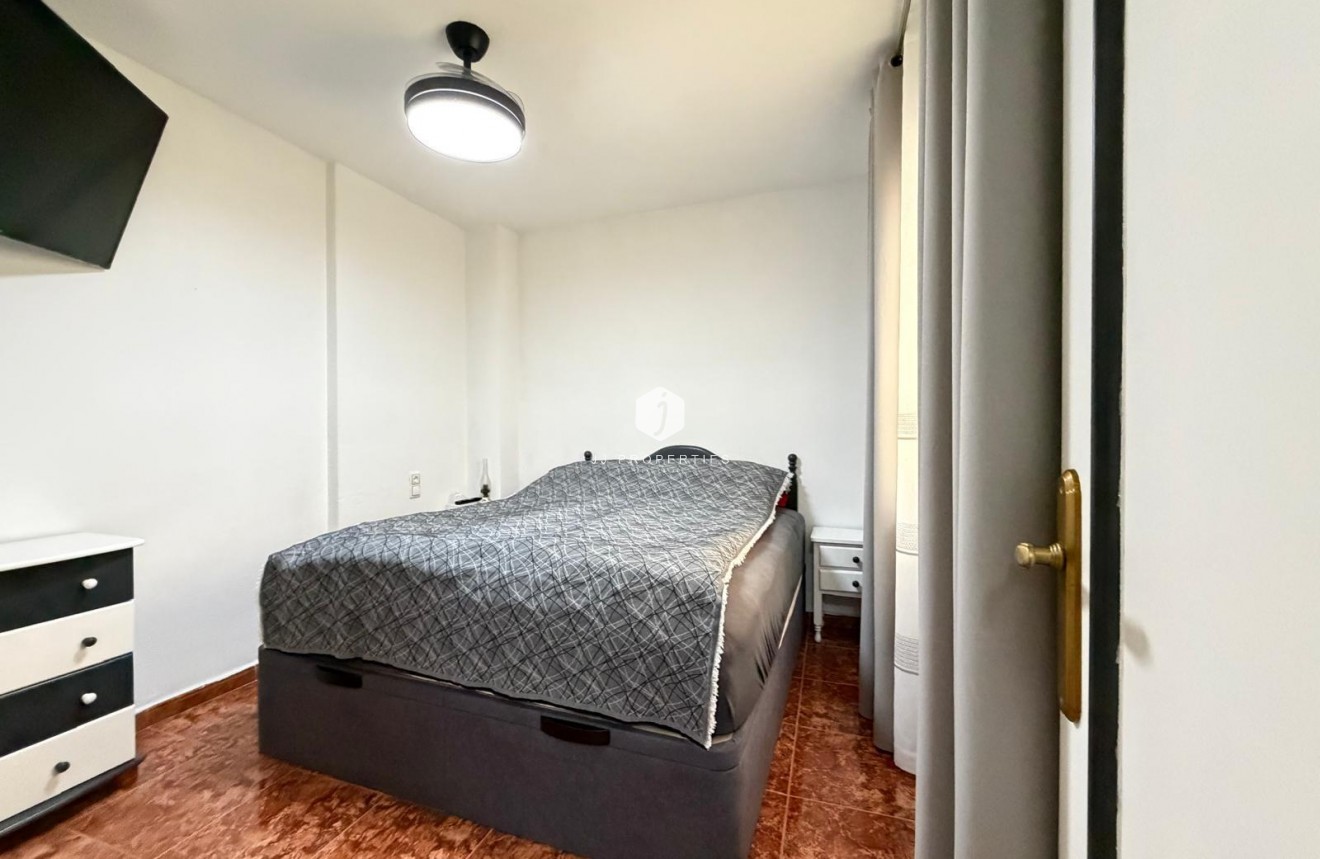 Aus zweiter Hand - Wohnung -
Torrevieja - Estacion de autobuses