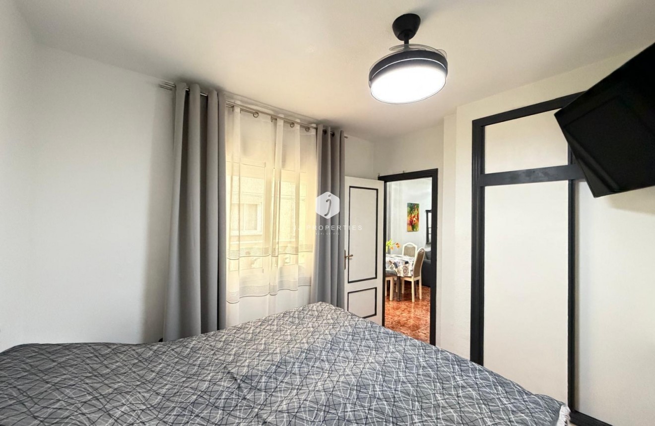 Aus zweiter Hand - Wohnung -
Torrevieja - Estacion de autobuses