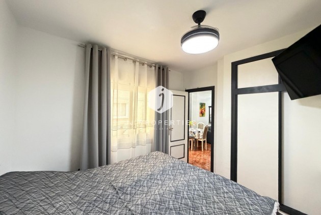 Aus zweiter Hand - Wohnung -
Torrevieja - Estacion de autobuses