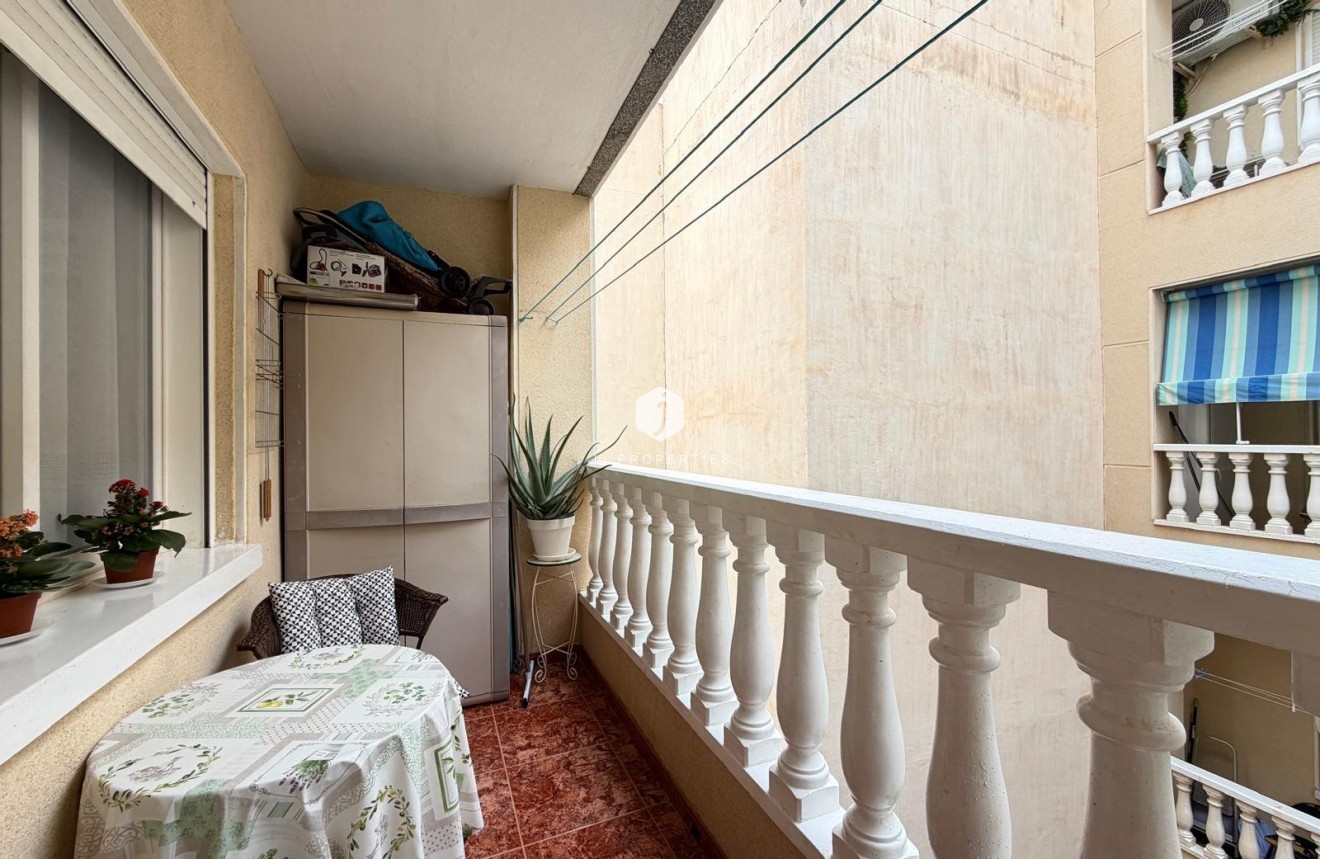 Aus zweiter Hand - Wohnung -
Torrevieja - Estacion de autobuses
