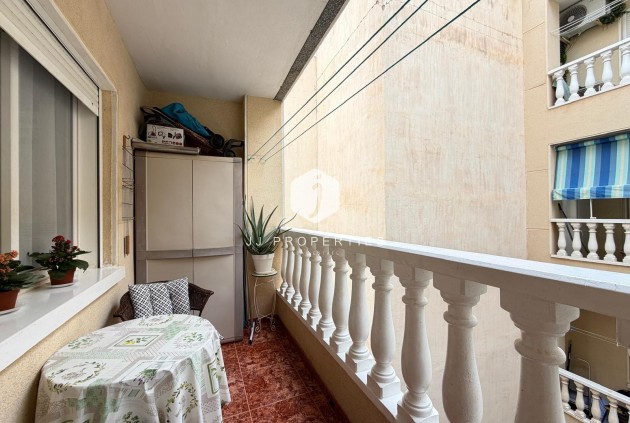Aus zweiter Hand - Wohnung -
Torrevieja - Estacion de autobuses