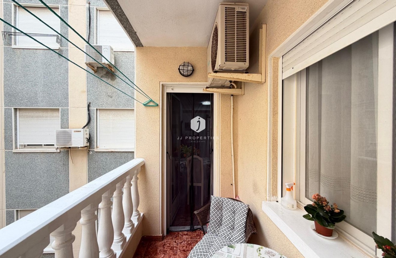 Aus zweiter Hand - Wohnung -
Torrevieja - Estacion de autobuses