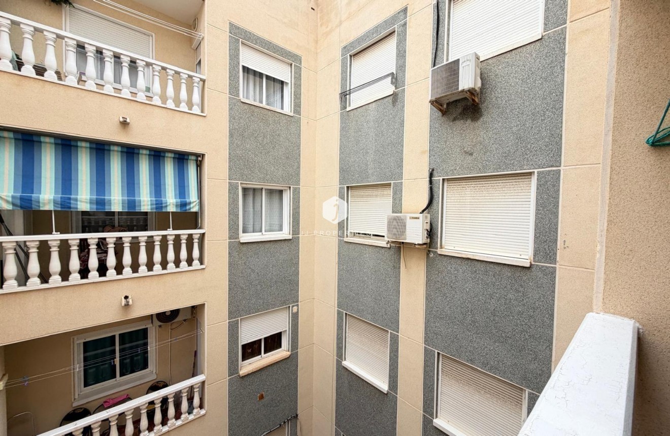 Aus zweiter Hand - Wohnung -
Torrevieja - Estacion de autobuses