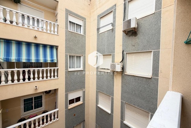 Aus zweiter Hand - Wohnung -
Torrevieja - Estacion de autobuses