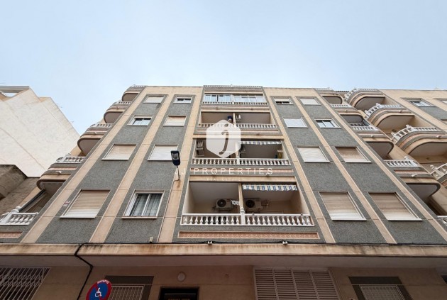 Aus zweiter Hand - Wohnung -
Torrevieja - Estacion de autobuses