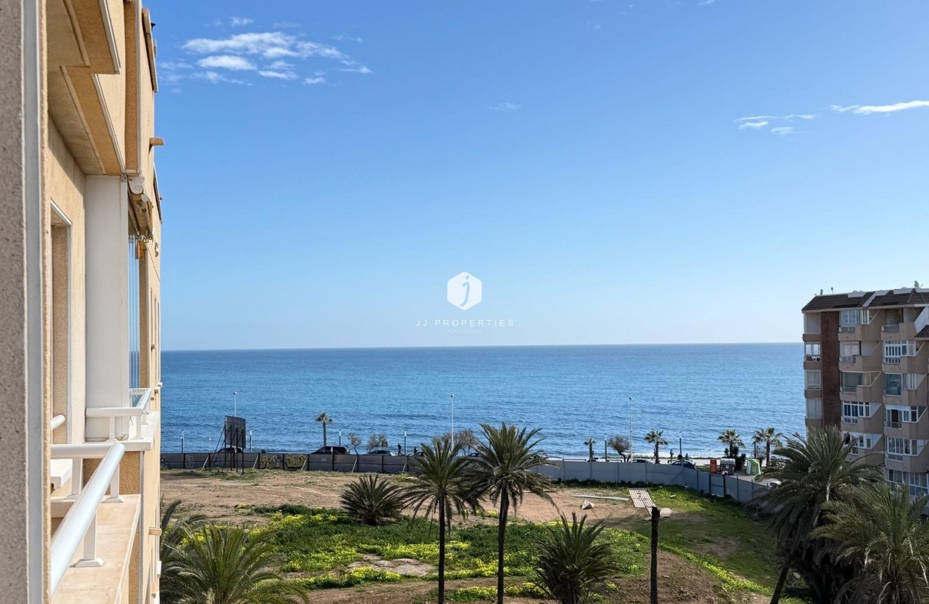 Aus zweiter Hand - Wohnung -
Torrevieja - Playa del Cura
