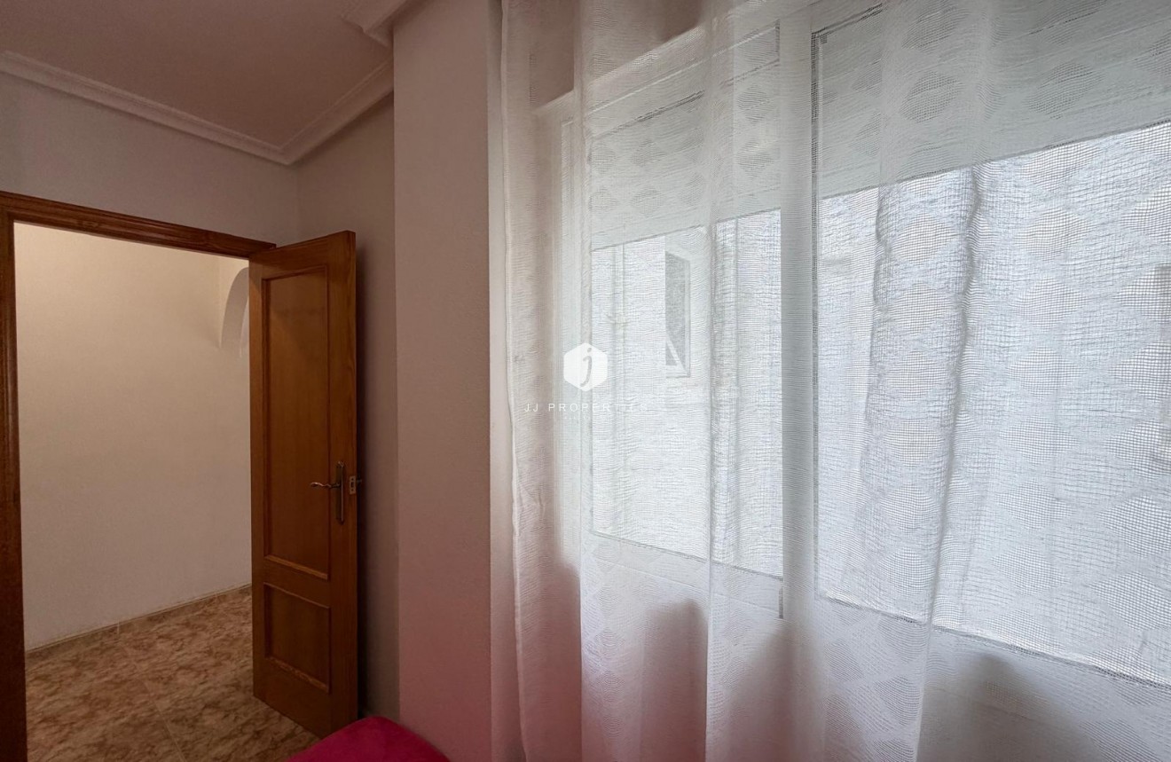 Aus zweiter Hand - Wohnung -
Torrevieja - Playa del Cura