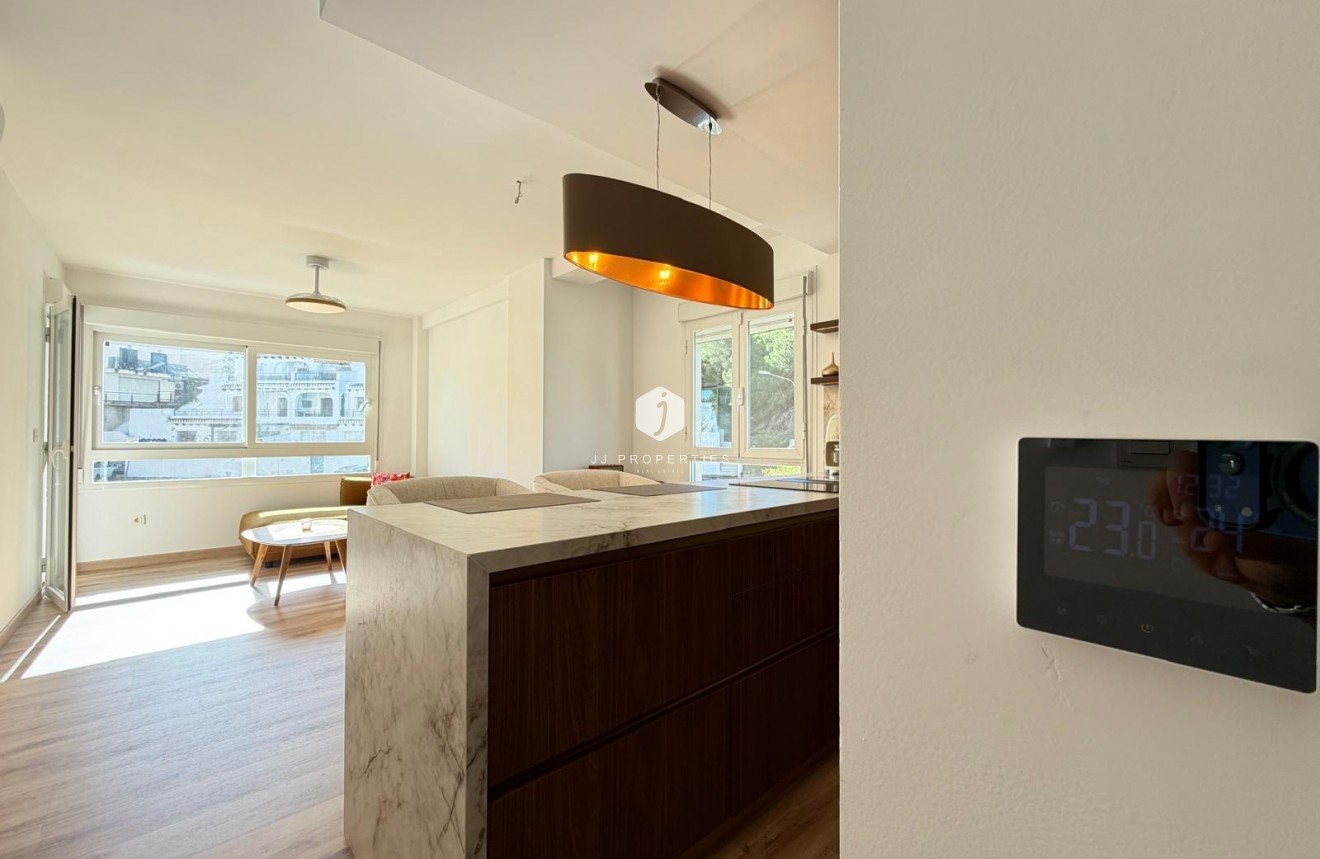 Aus zweiter Hand - Wohnung -
Orihuela Costa - Altos De Campoamor