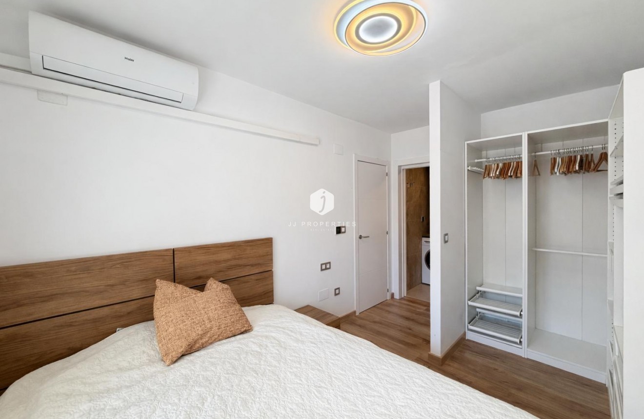 Aus zweiter Hand - Wohnung -
Orihuela Costa - Altos De Campoamor