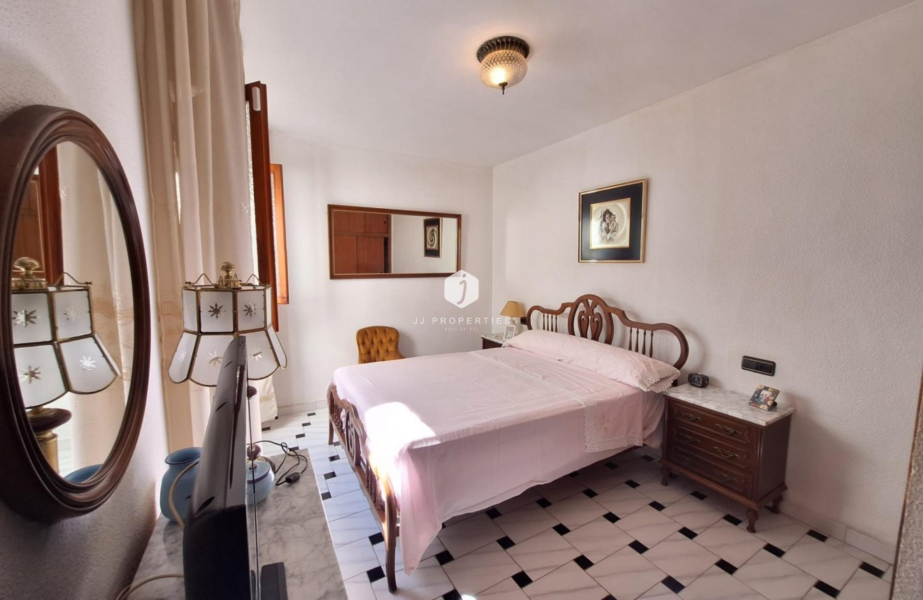 D'occasion - Appartement -
Torrevieja - Acequion