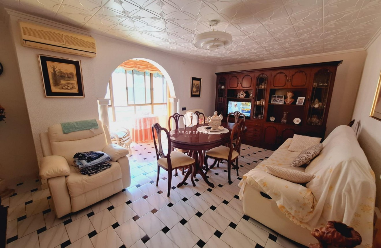 D'occasion - Appartement -
Torrevieja - Acequion