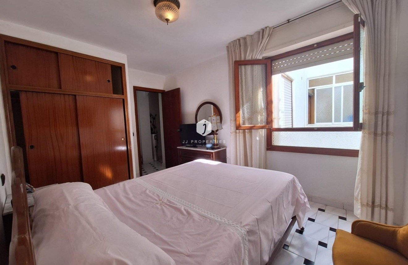 D'occasion - Appartement -
Torrevieja - Acequion