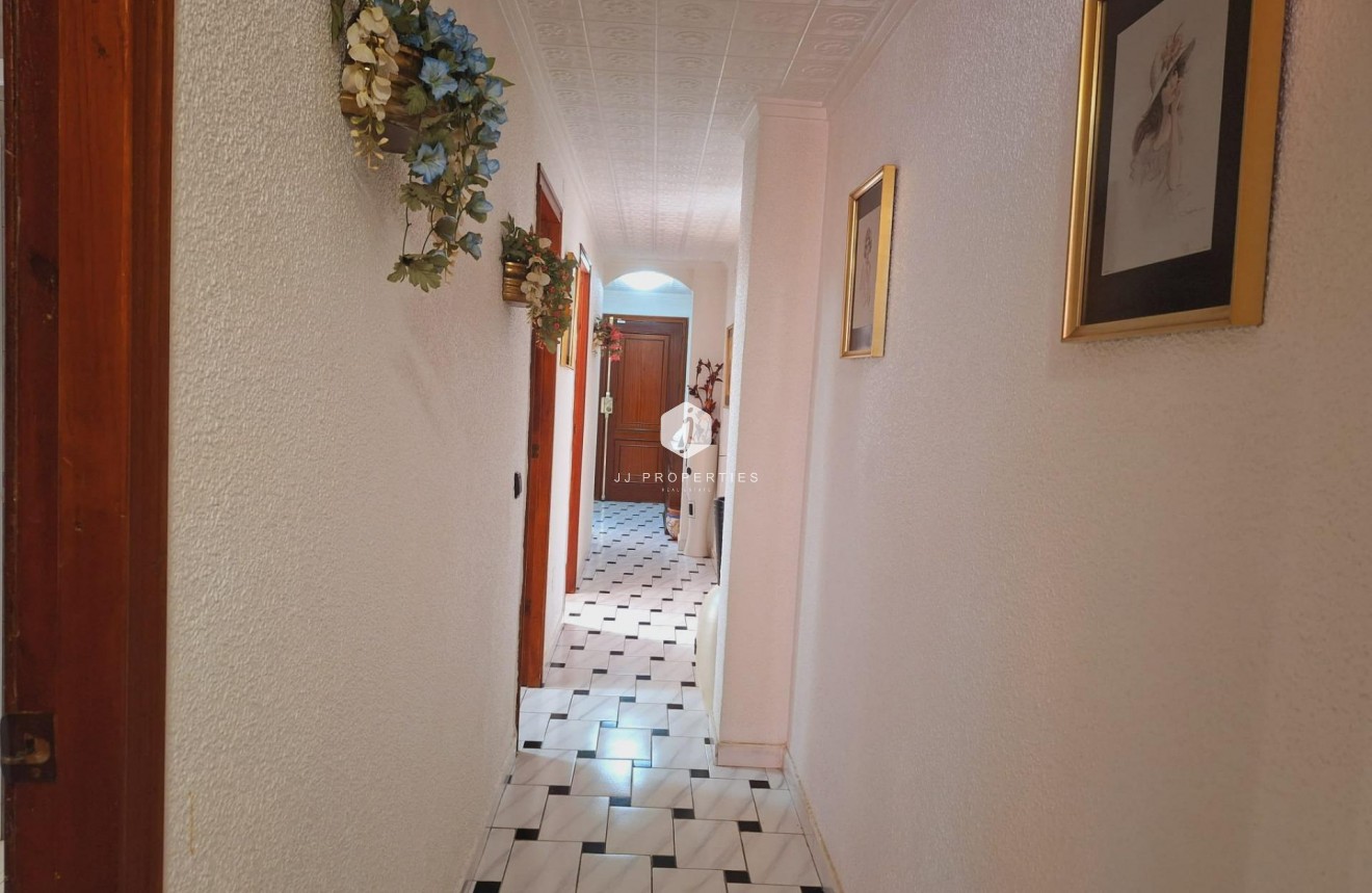 D'occasion - Appartement -
Torrevieja - Acequion