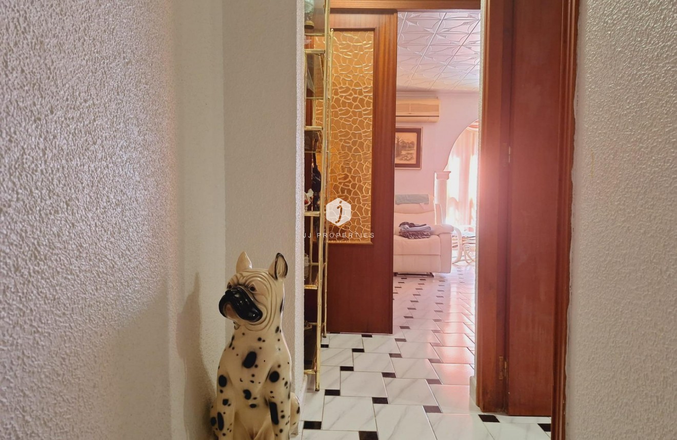 D'occasion - Appartement -
Torrevieja - Acequion