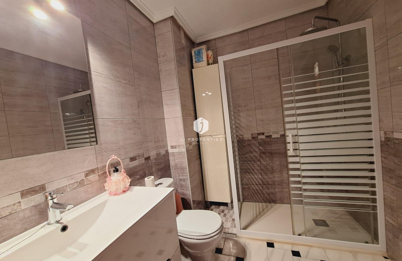 D'occasion - Appartement -
Torrevieja - Acequion