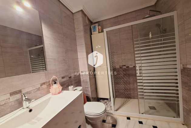 D'occasion - Appartement -
Torrevieja - Acequion