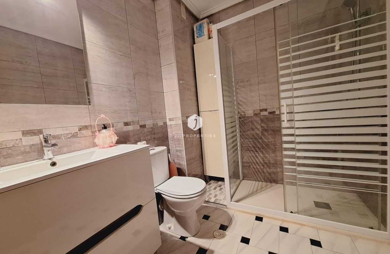 D'occasion - Appartement -
Torrevieja - Acequion