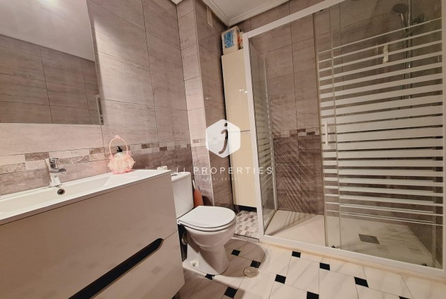D'occasion - Appartement -
Torrevieja - Acequion