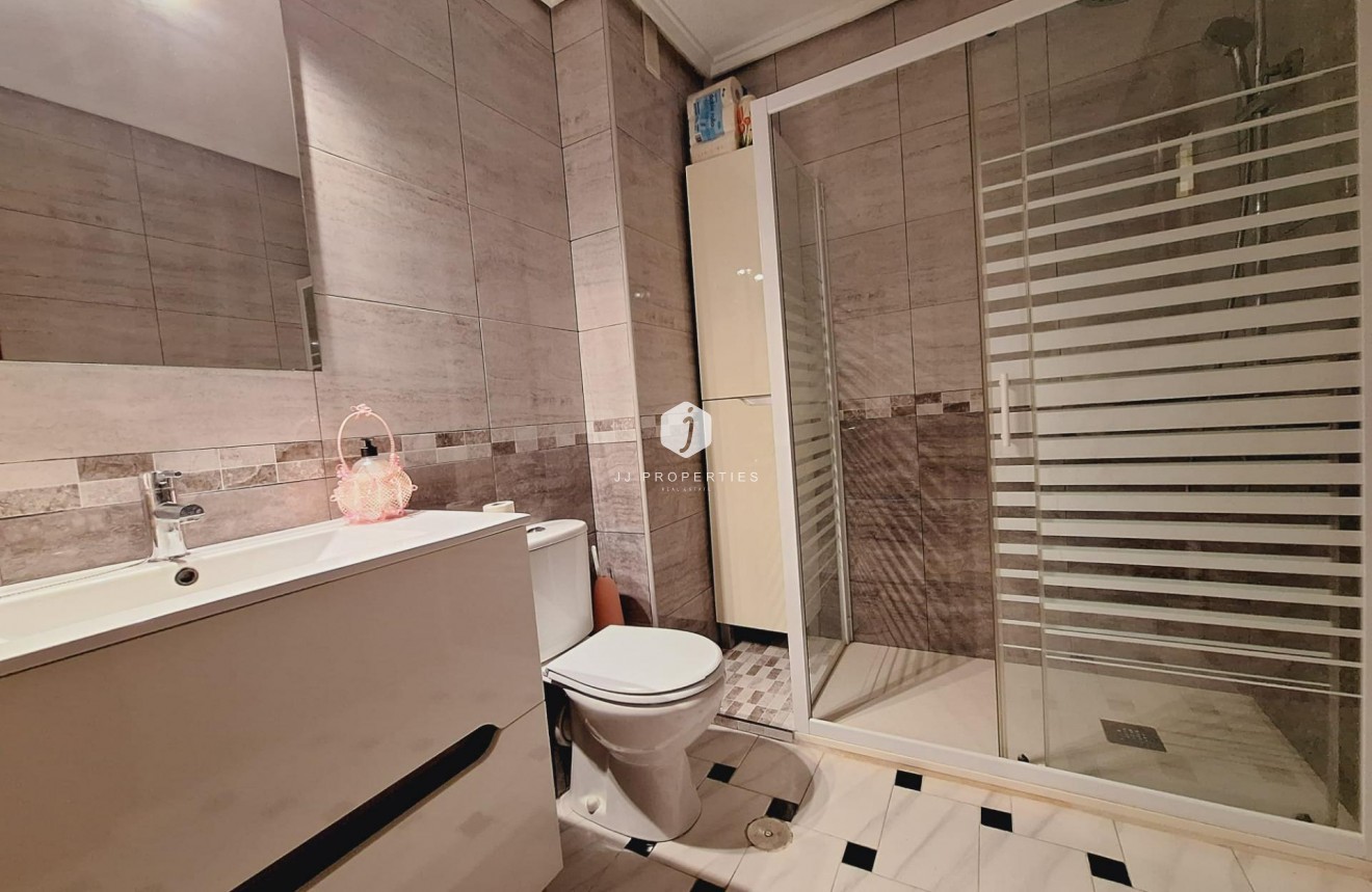D'occasion - Appartement -
Torrevieja - Acequion