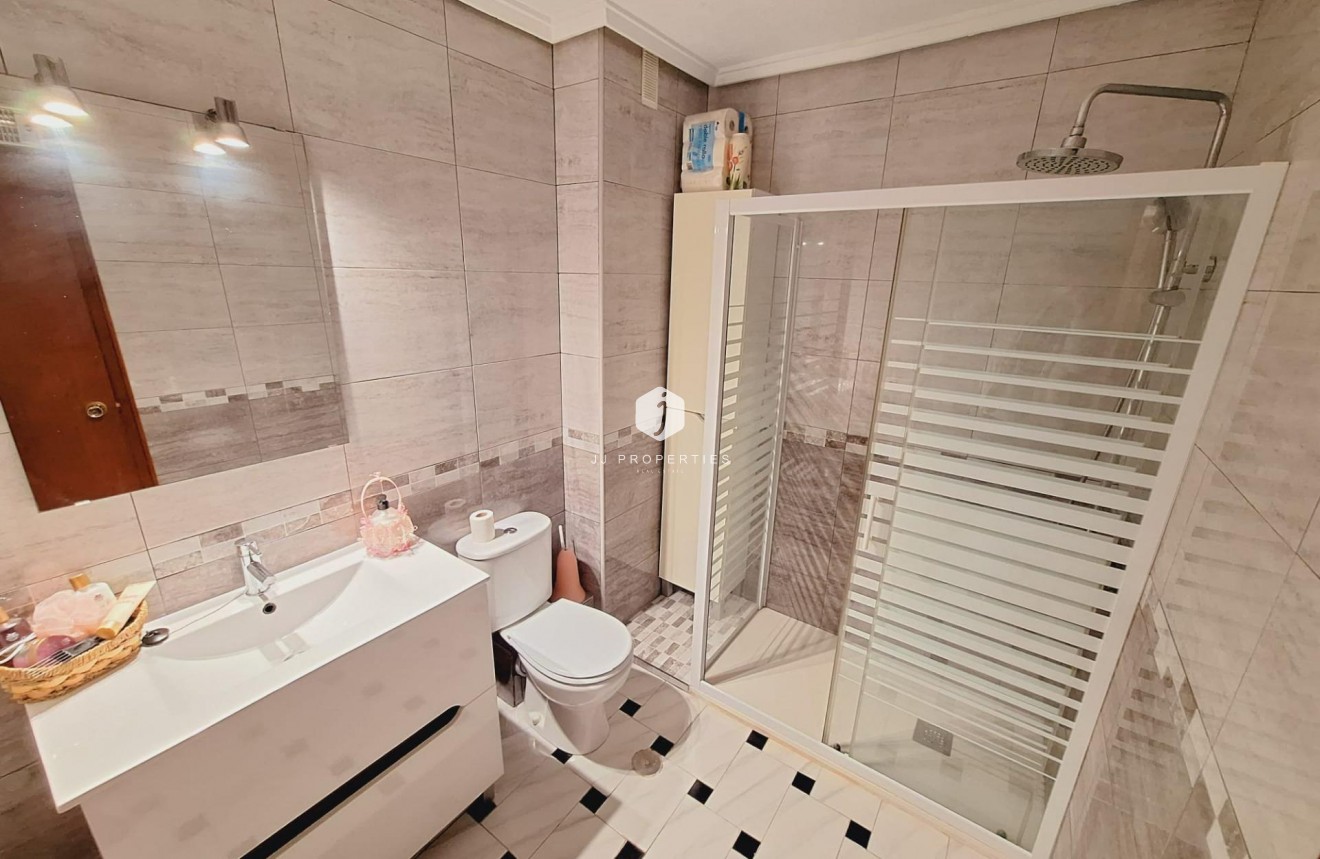 D'occasion - Appartement -
Torrevieja - Acequion