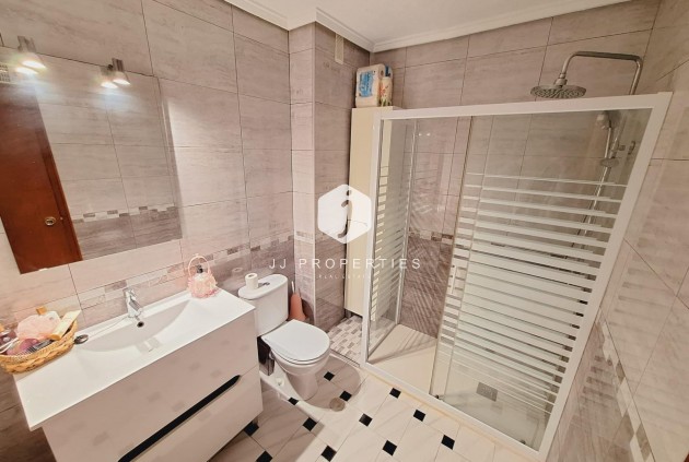 D'occasion - Appartement -
Torrevieja - Acequion