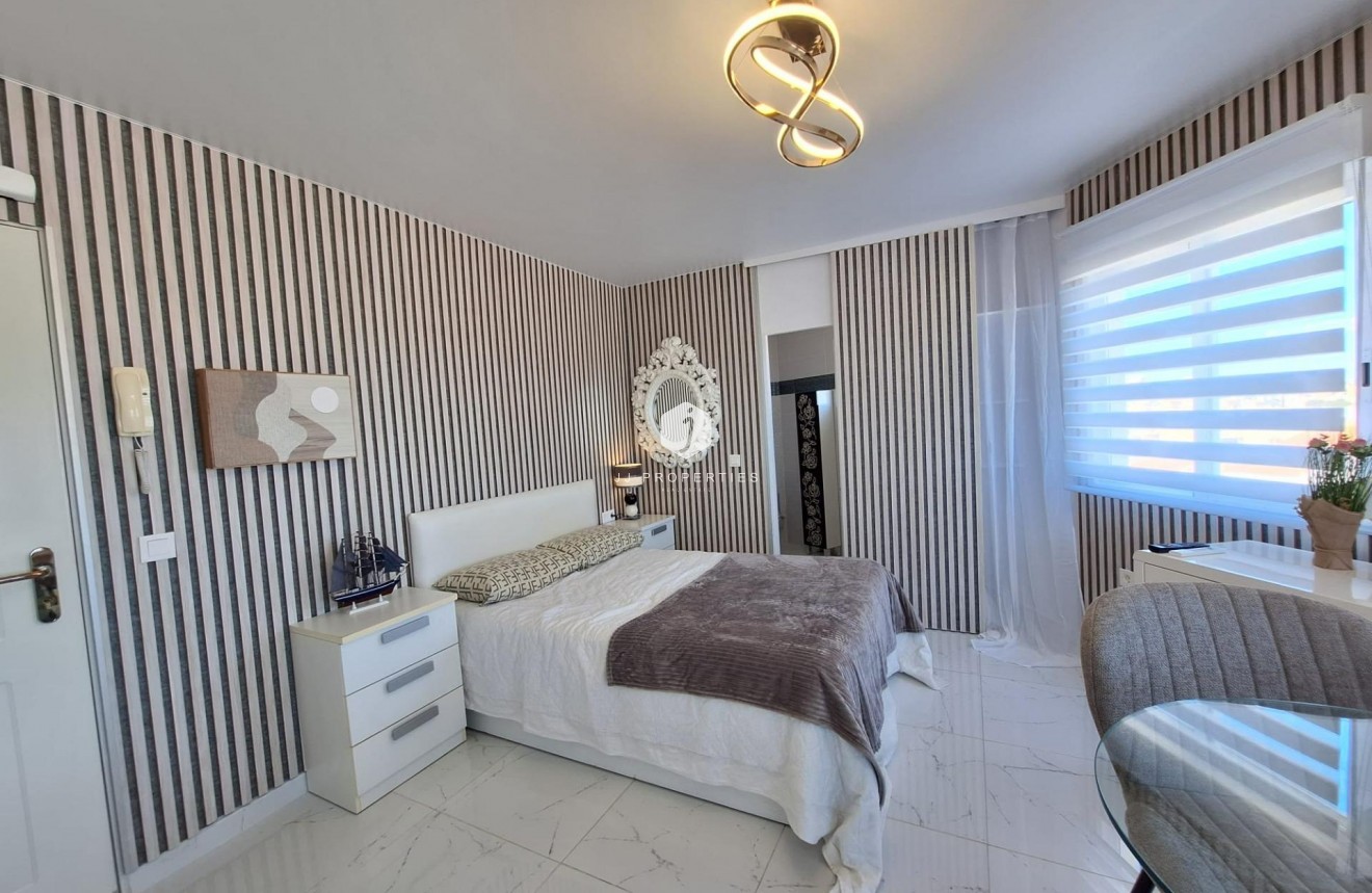 Aus zweiter Hand - Wohnung -
Torrevieja - Torrejón